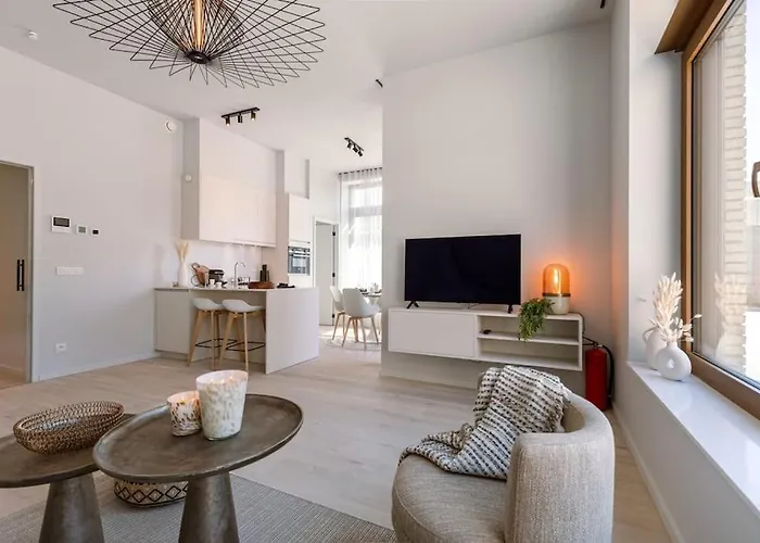 Stylish 1br At Prime Location 아파트