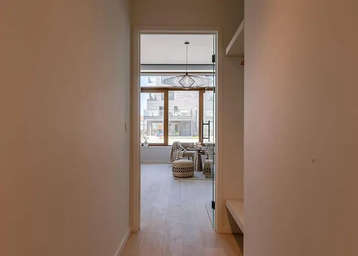 Stylish 1br At Prime Location *