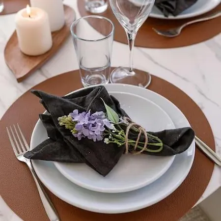 Stylish 1br At Prime Location Appartamento